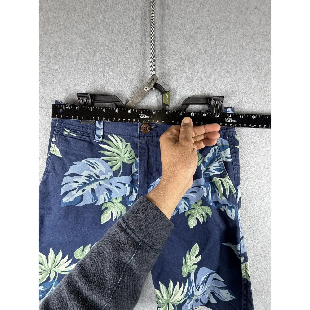 American Eagle Outfitters Shorts Mens 26 Blue Hawaiian Floral‎ Chino Summer